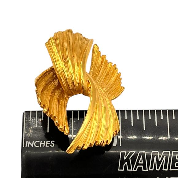 VINTAGE GIVENCHY Womens Earrings Gold Tone Maximalism Butterly 80s/90s - Picture 9 of 9